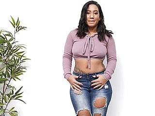 Exotische Schönheit spritzt beim Hardcoresex ab