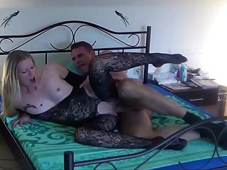 19 jährige Schlampe fickt für Geld