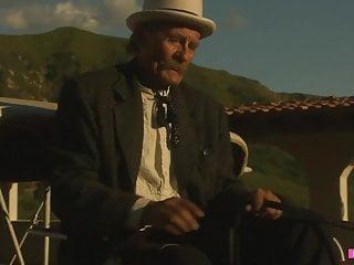 Teen Schlampe wird in den Arsch gefickt