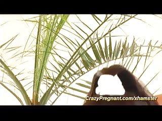 Opa treibt es mit einer schwangeren Blondine