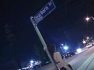 Prostituierte wird in der Bar gefickt