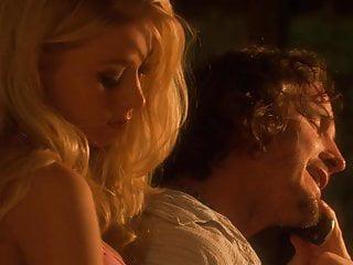 Blondine bekommt einen grossen Schwanz in den Mund