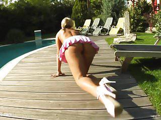 Candy und Teen ficken mit umschnalldildo