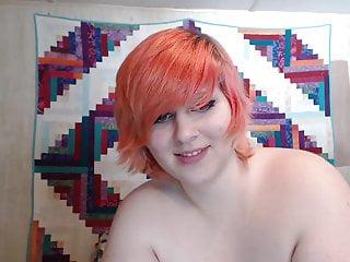 Fettes Emo Teen masturbiert und kommt vor der Webcam